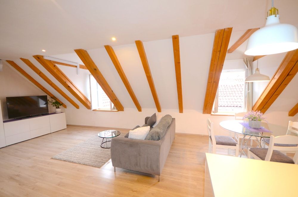 L U X E Collection Penthouse (Cindro Pallace) 21