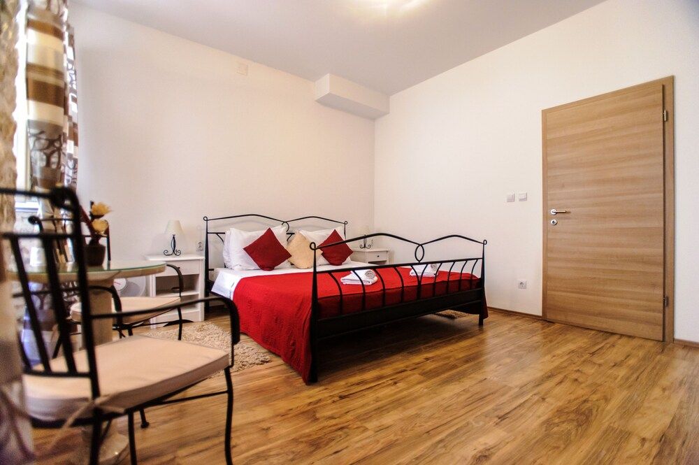 Apartment Peristil Aurea Apartment, 1 Bedroom 6