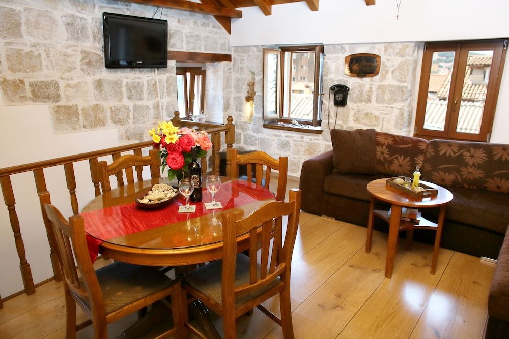 Apartments Zecic Apartment, 1 Bedroom, City View 5