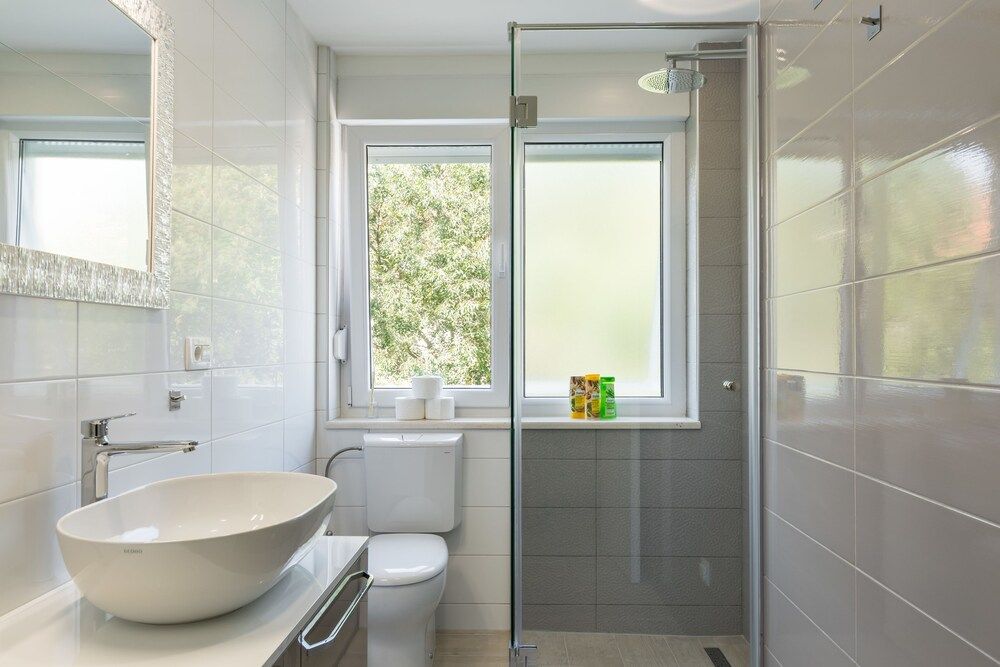 Lux Private Guest Suite Superb Location Luxury Apartment, City View 7