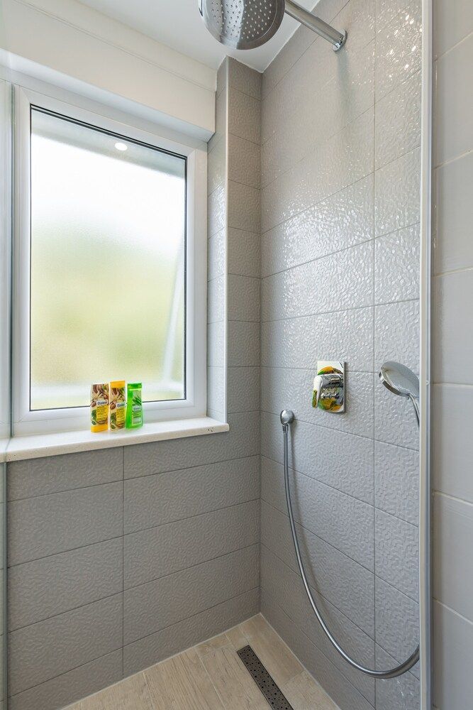 Lux Private Guest Suite Superb Location Luxury Apartment, City View 8