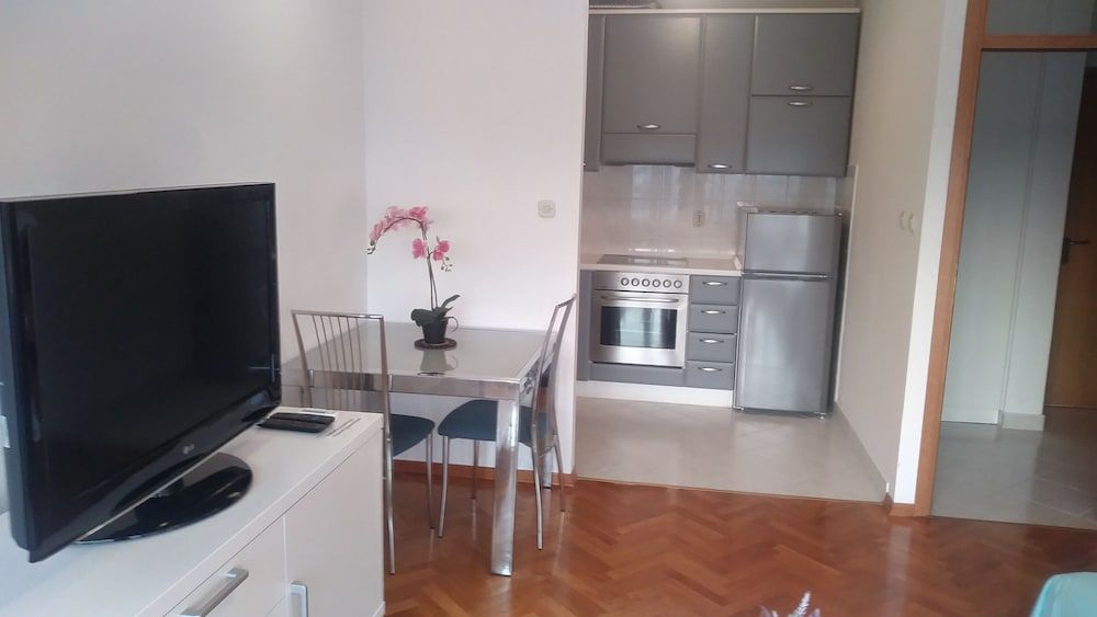 undefined Comfort Apartment 4