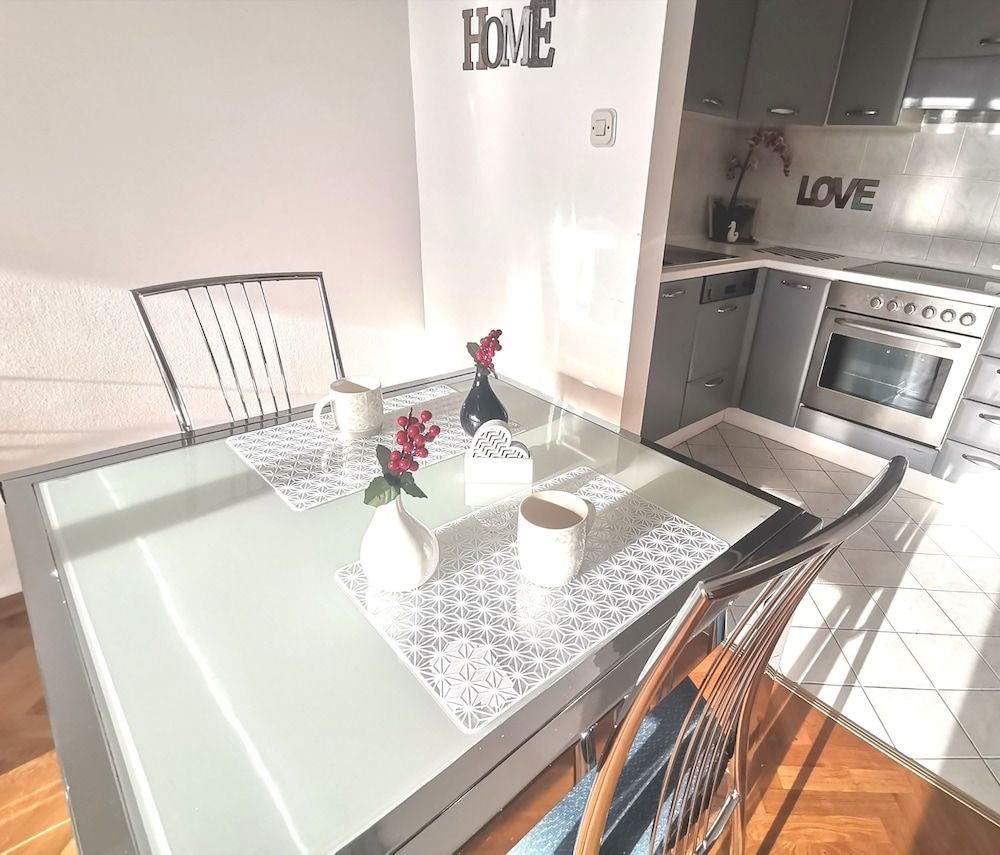 undefined Comfort Apartment 5