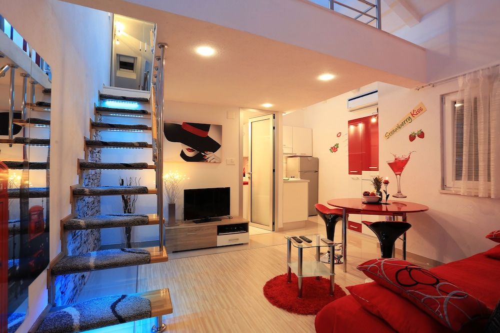 undefined Apartments Ella 2