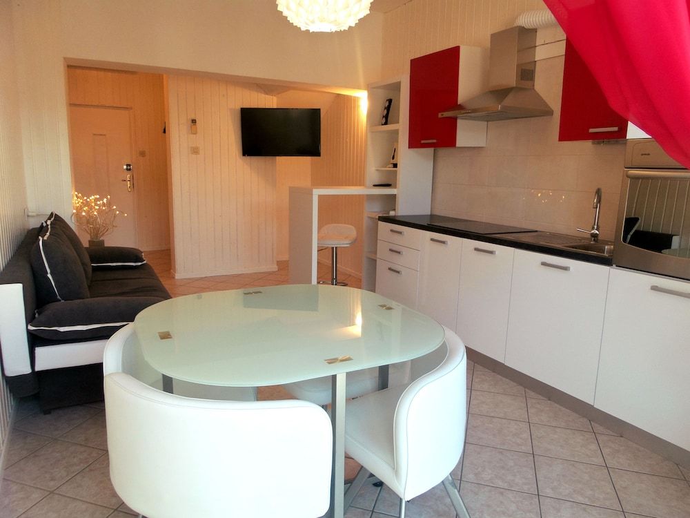 undefined Apartments Ella 10