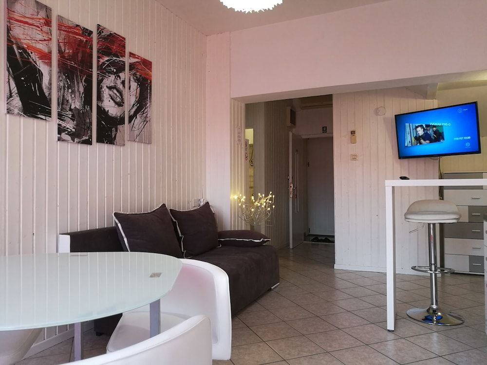 undefined Apartments Ella 5