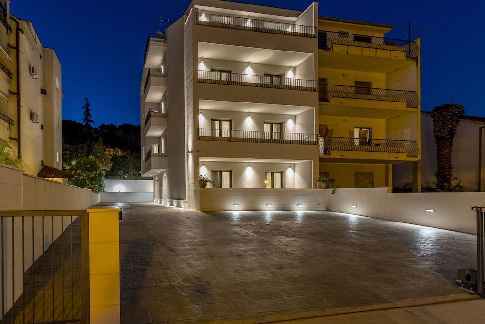 undefined 2nightStudios 7