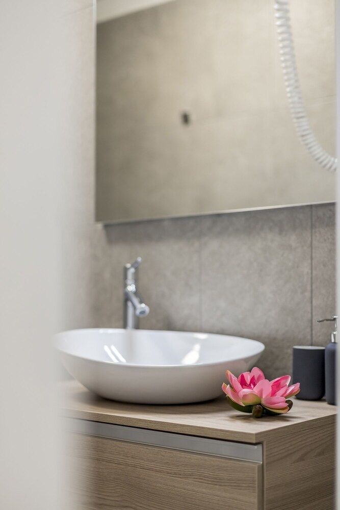 2nightStudios Apartment, Pool Access 10