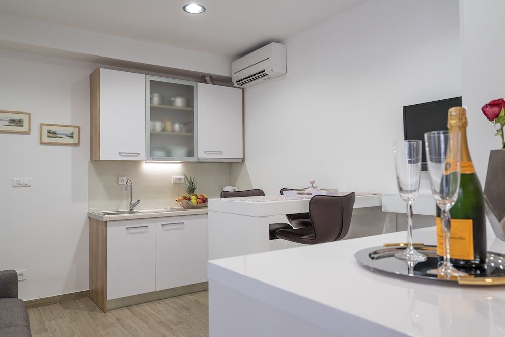 undefined Drop In Split Suites 5