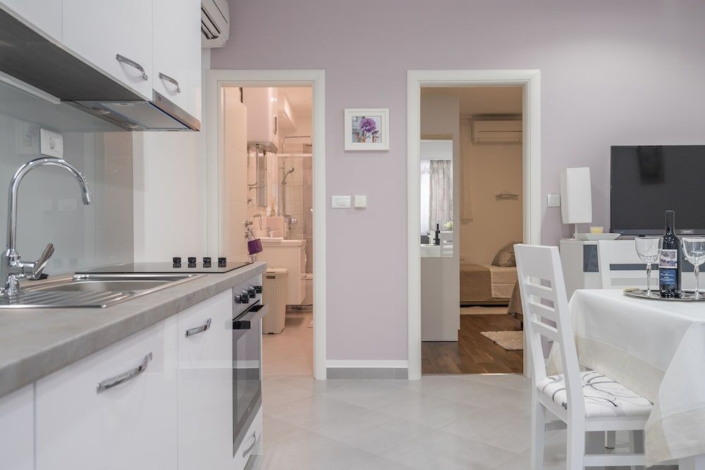 Drop In Split Suites Superior Apartment 5