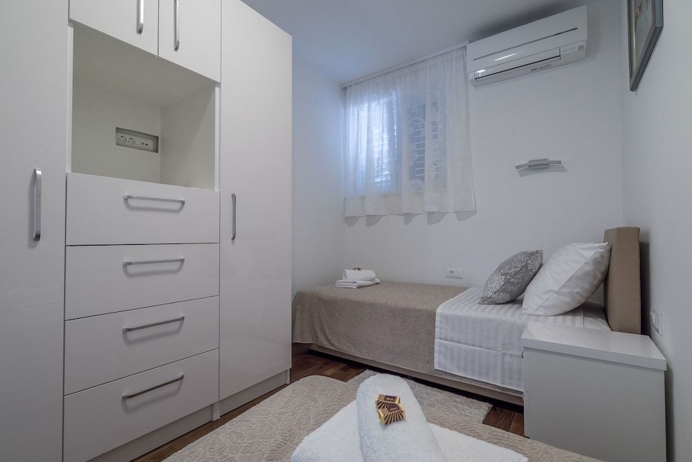 Drop In Split Suites Superior Apartment 3