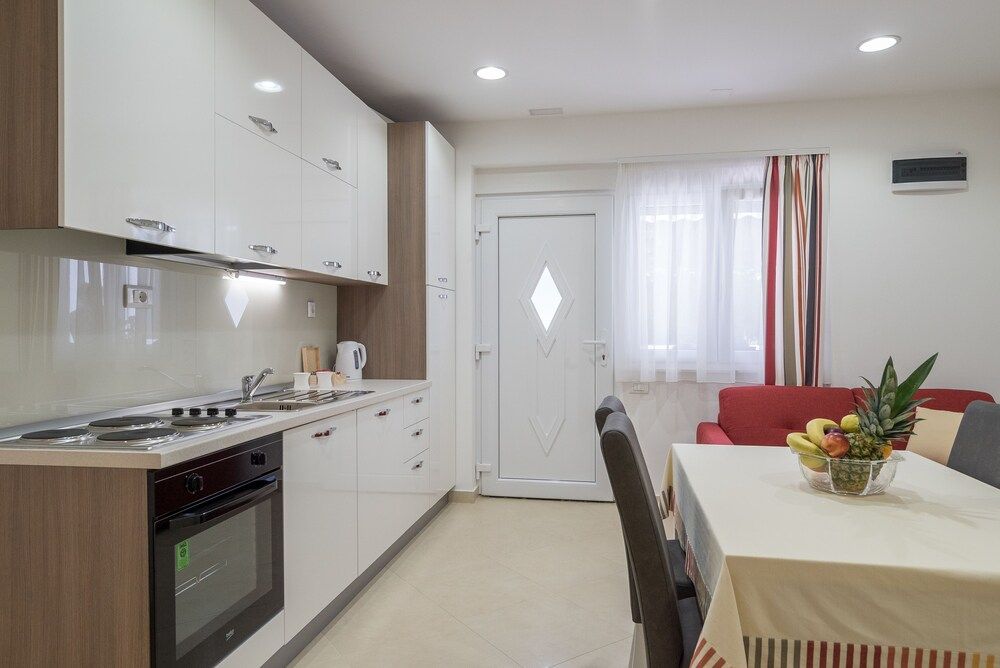 Drop In Split Suites Premium Apartment 5