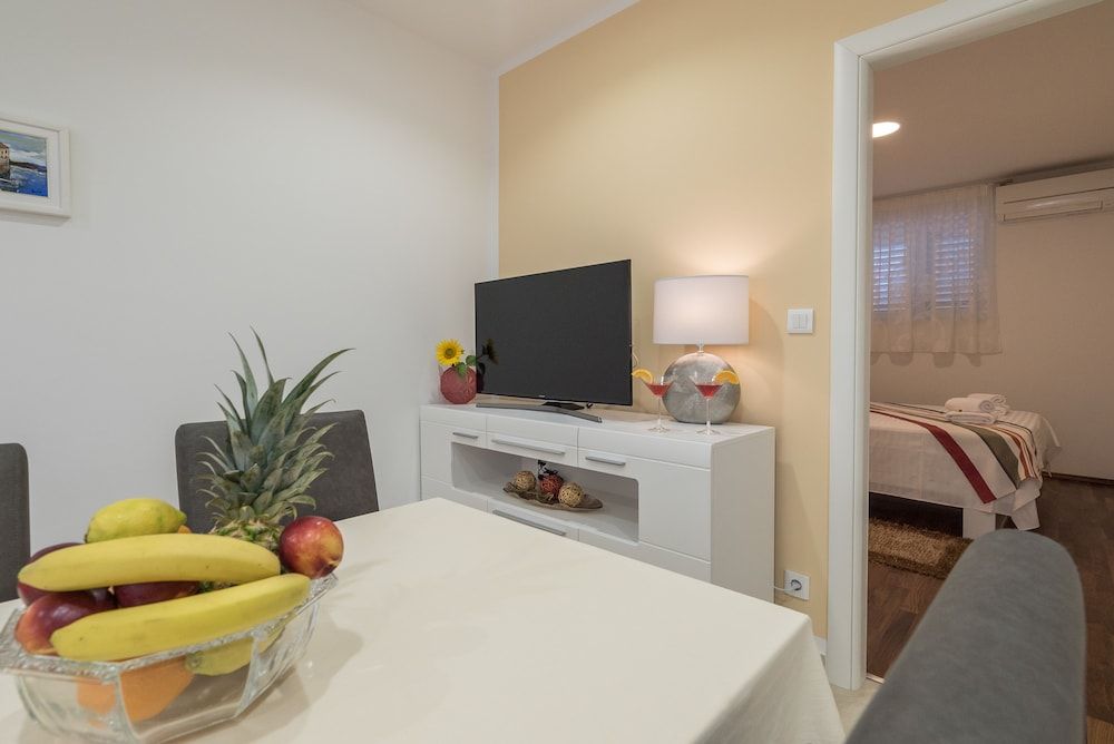 Drop In Split Suites Premium Apartment 7