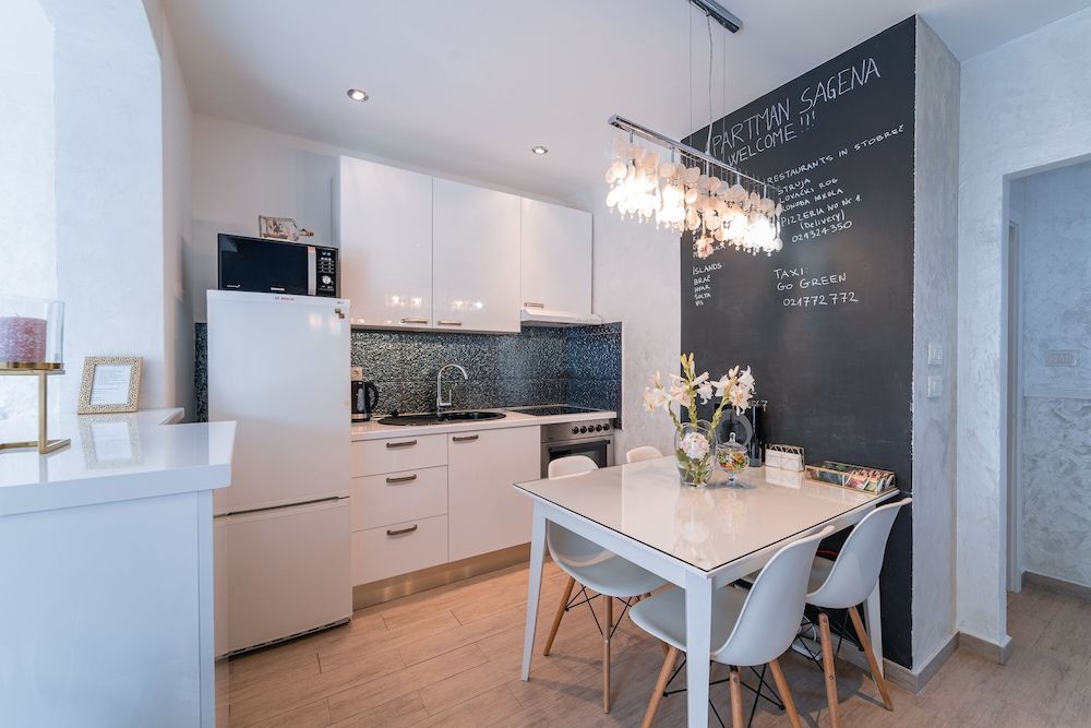 undefined Studio Apartment with garden 4