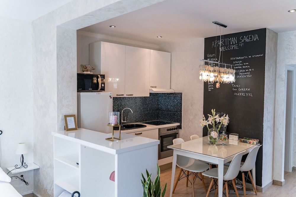 undefined Studio Apartment with garden 7