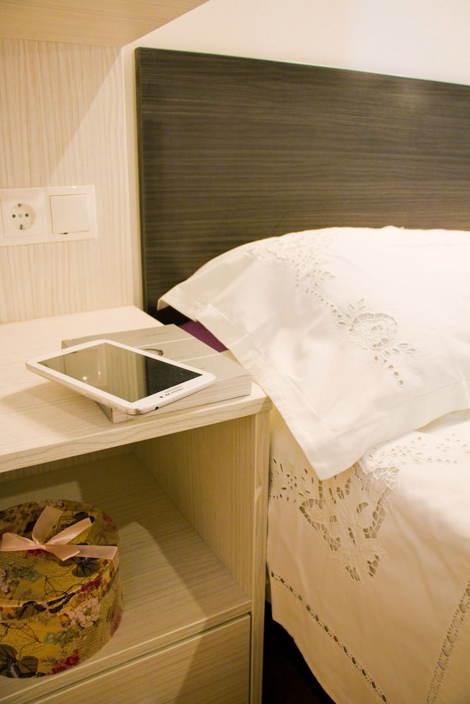 Veig Palace City Studio, 1 Queen Bed, Garden View (1) 7