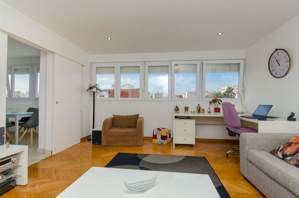 undefined Apartment Sunny 9