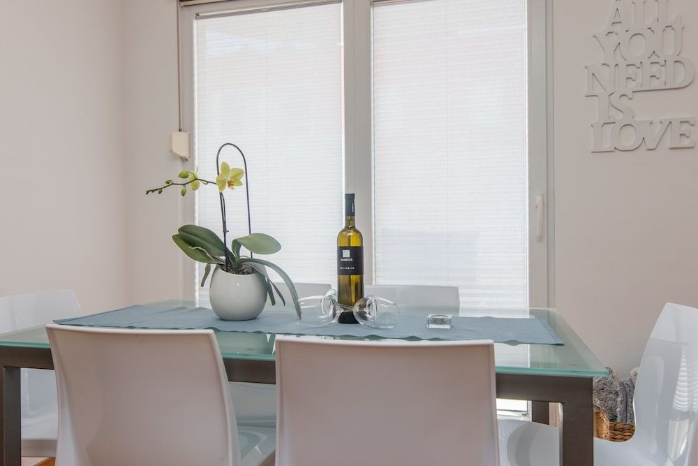 undefined Apartment Mirela 7