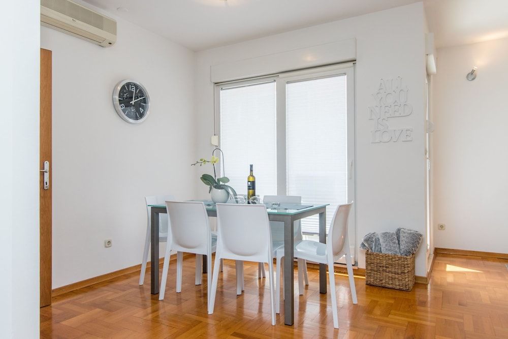 undefined Apartment Mirela 5