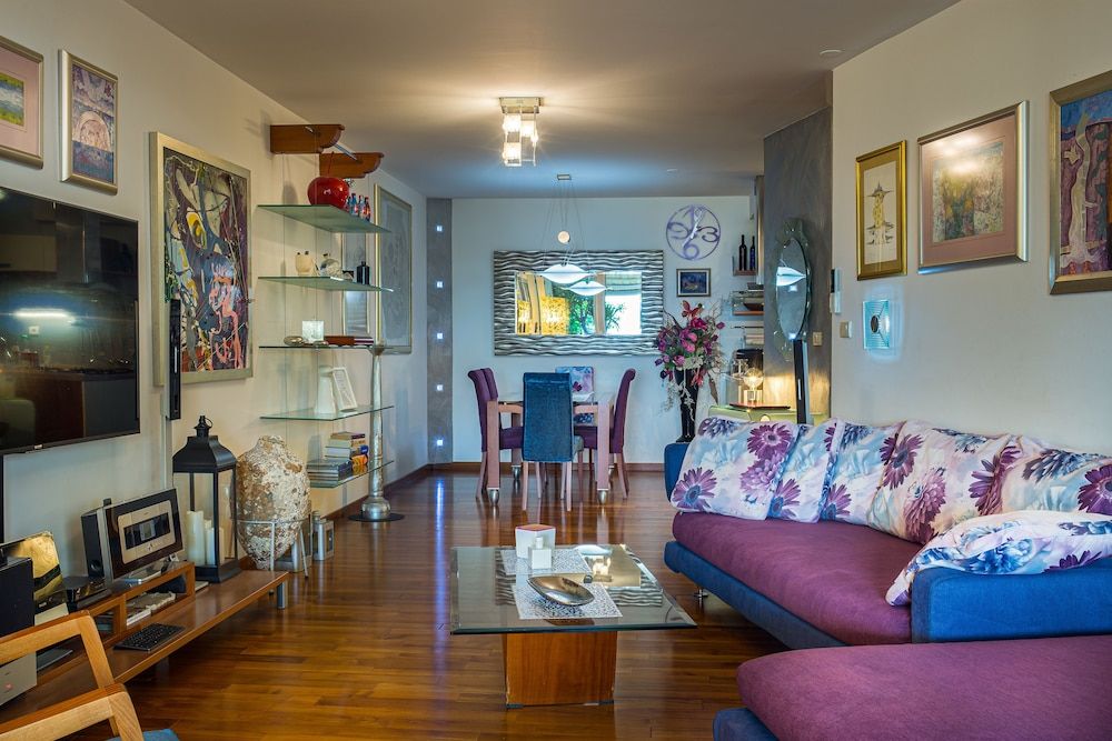 undefined Zen Luxury Apartment 10