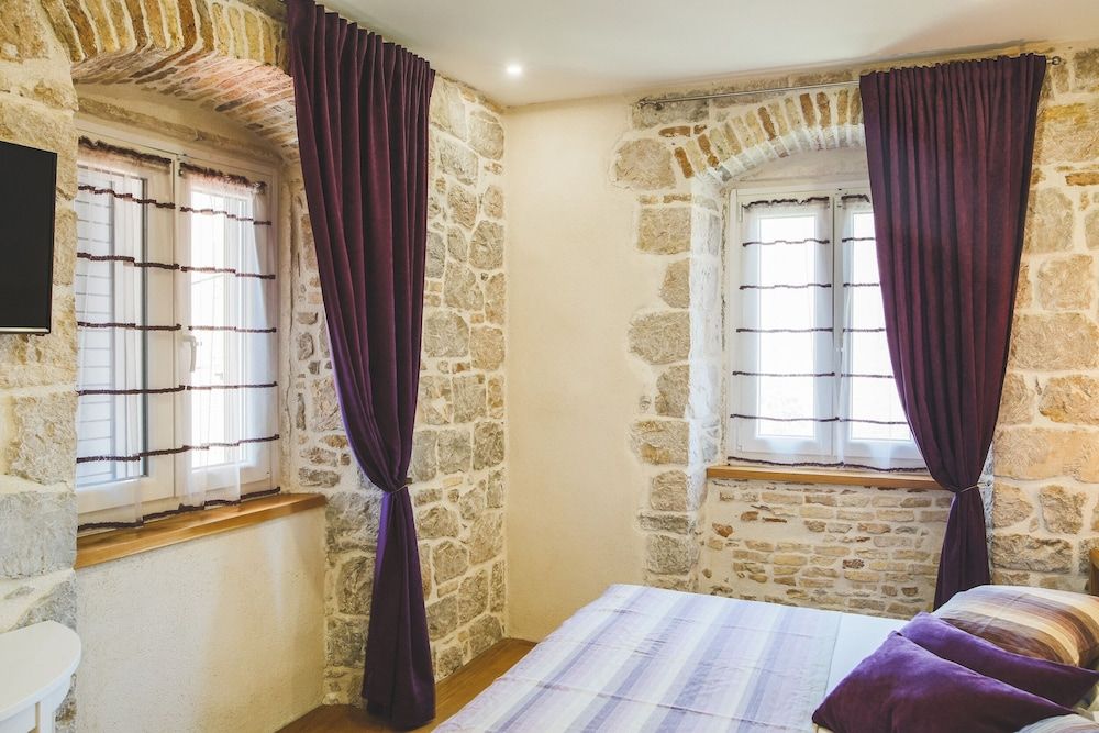 undefined Sir George Luxury Suites 5