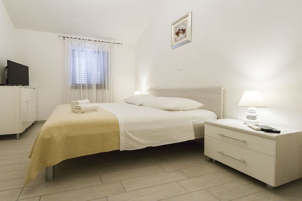 Apartments Gajeta City Apartment, 1 King Bed with Sofa bed 4