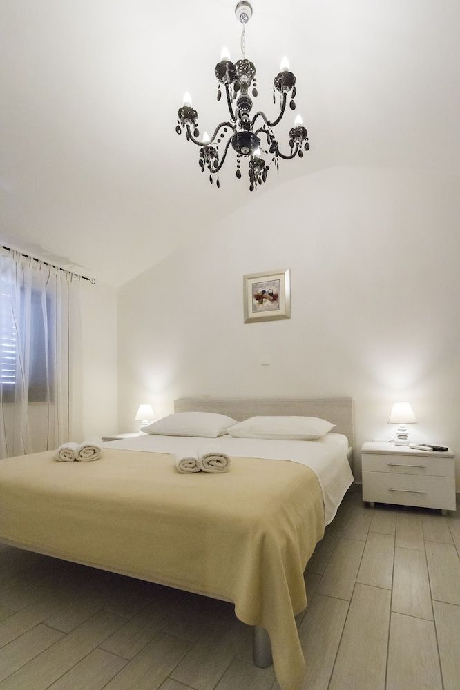 Apartments Gajeta City Apartment, 1 King Bed with Sofa bed 3