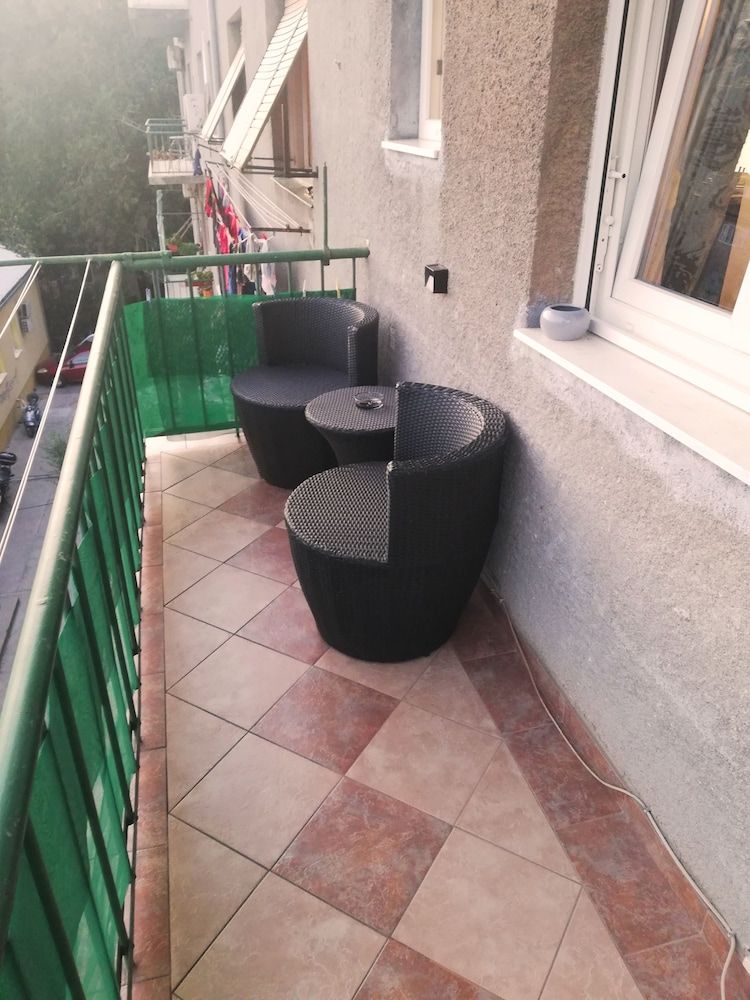 undefined Tifani Apartment 7