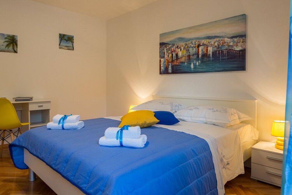 undefined Apartments Ena 7