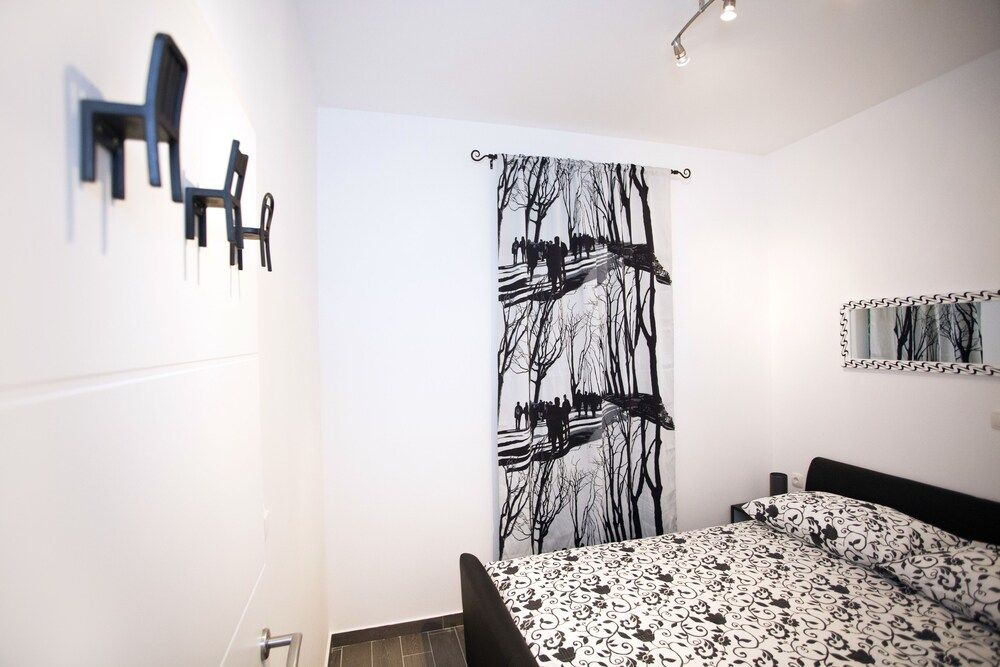 Apartments Silver Tree Apartment 8