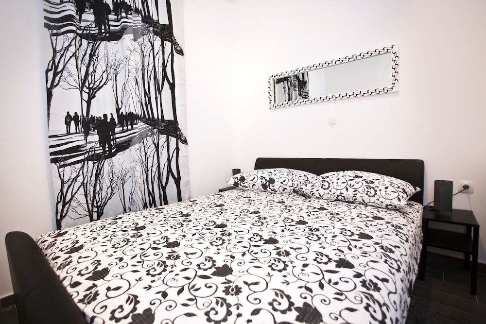 undefined Apartments Silver Tree 6