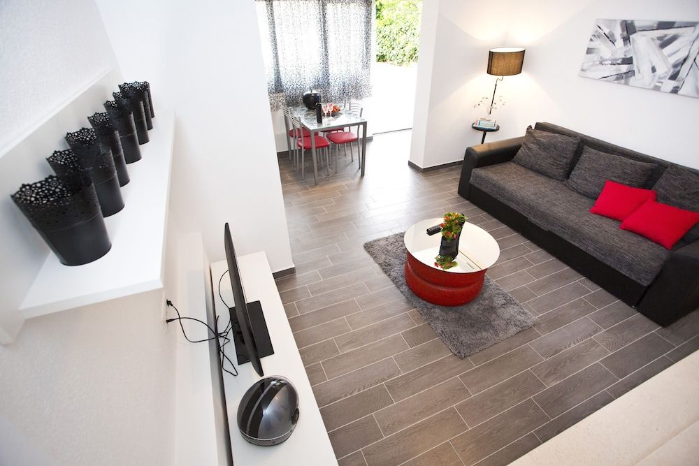 Apartments Silver Tree Apartment 17