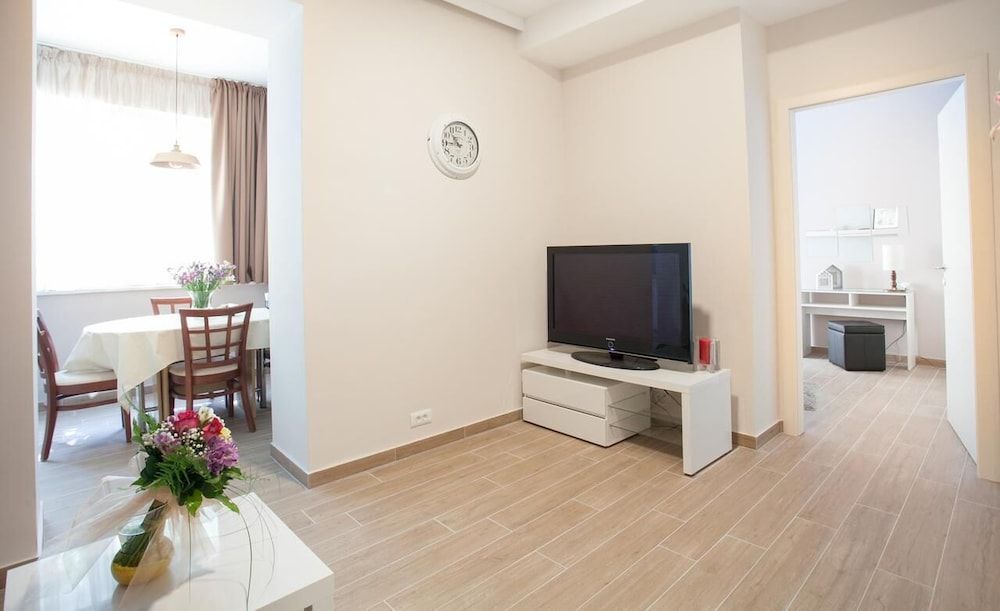 Sand Beach Apartments Deluxe Apartment 7