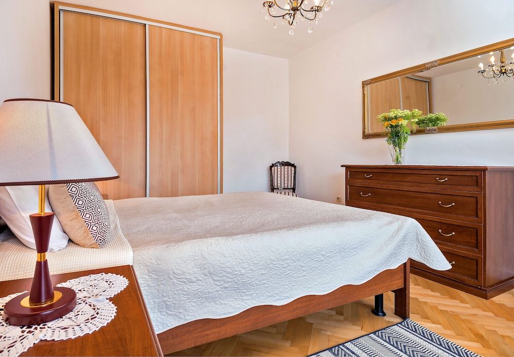 undefined Apartments Emi 10