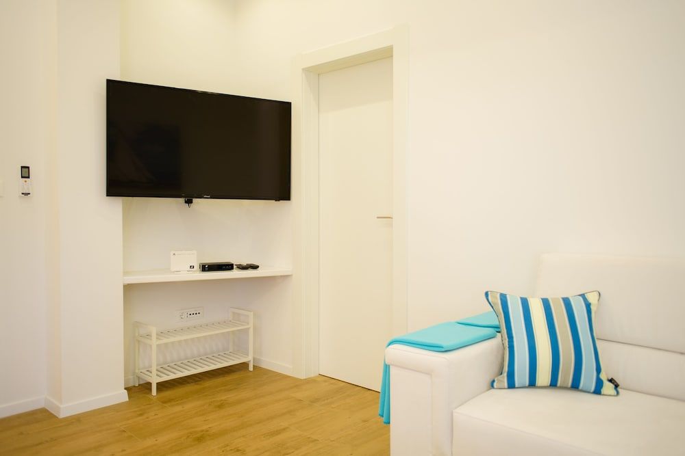 Dalmat Apartments Apartment, 1 Bedroom (Blue) 9