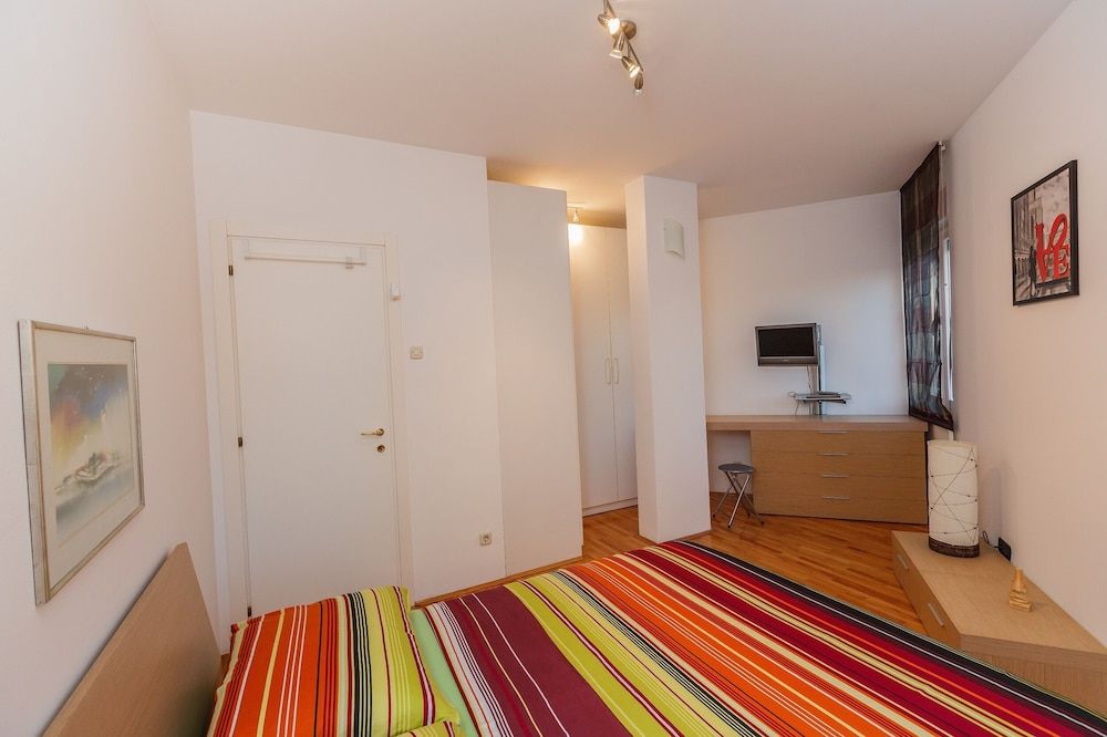 Apartments Zenta Deluxe Apartment, 3 Bedrooms, Balcony 10