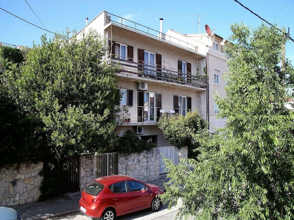 undefined Studio Apartment Laka
