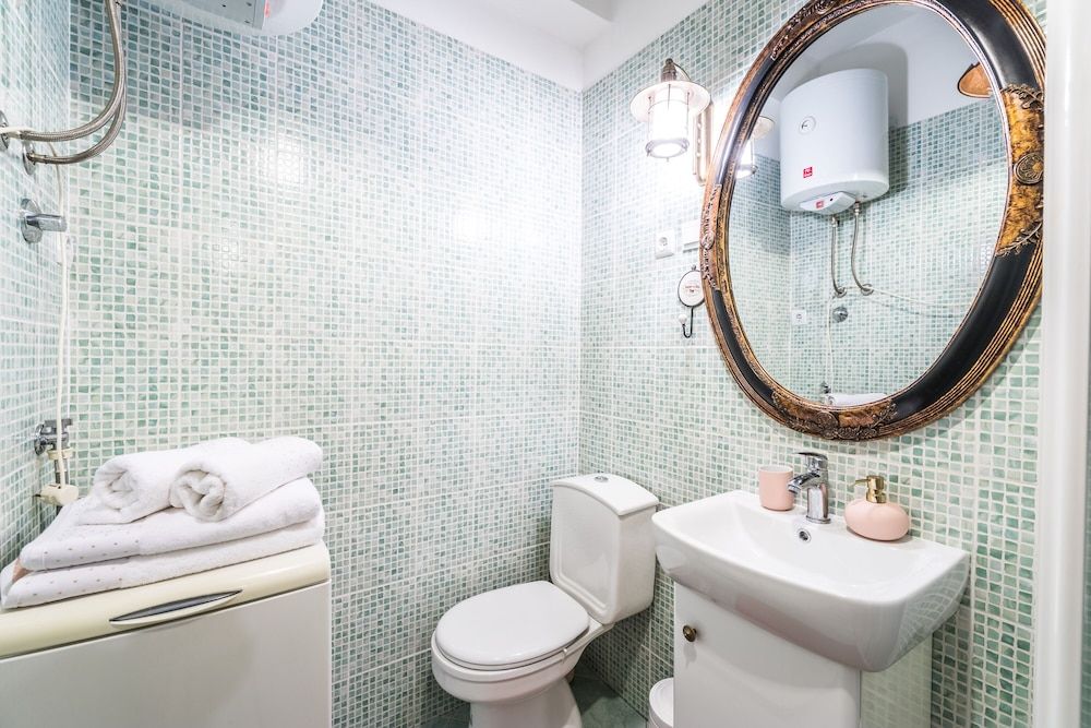 Emperor's Suites Superior Apartment, 1 Bedroom 4