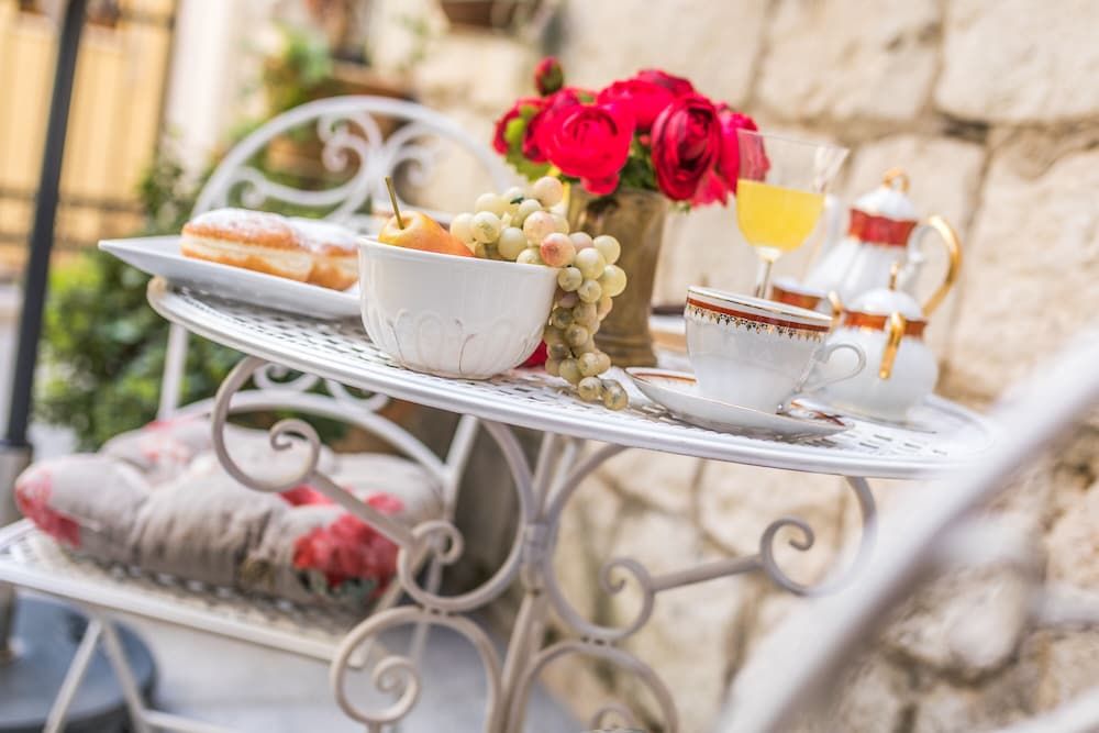 undefined Emperor's Suites 7