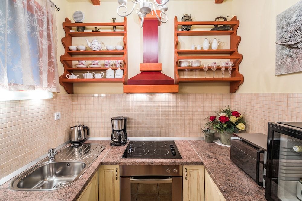 undefined Emperor's Suites 8