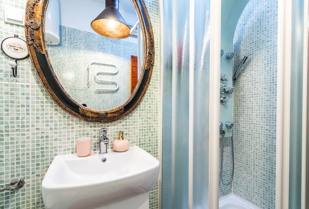 Emperor's Suites Superior Apartment, 1 Bedroom 3