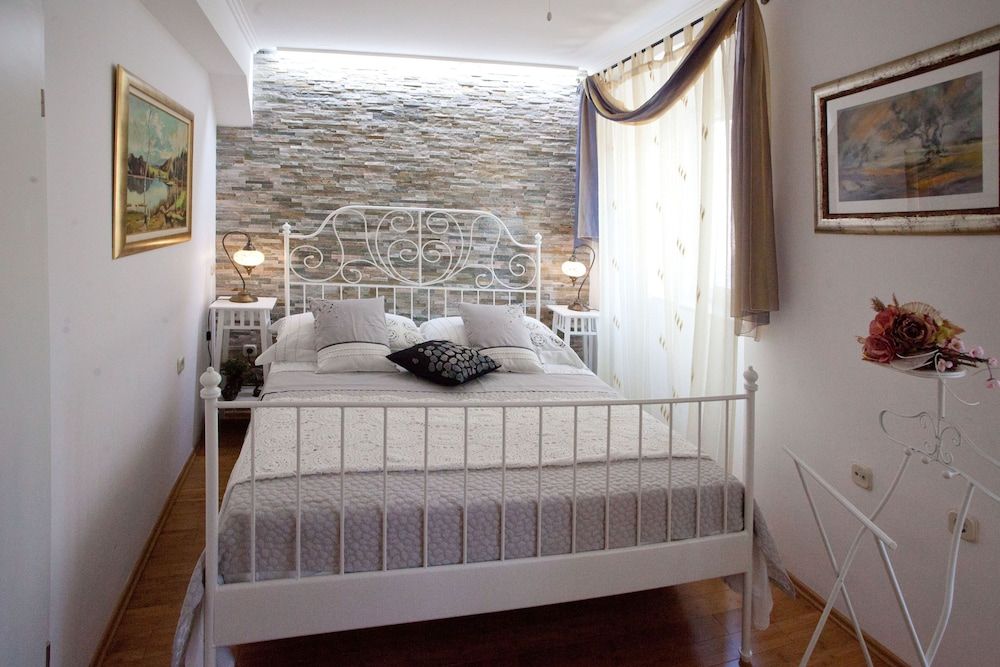 undefined Split Theatre Apartments