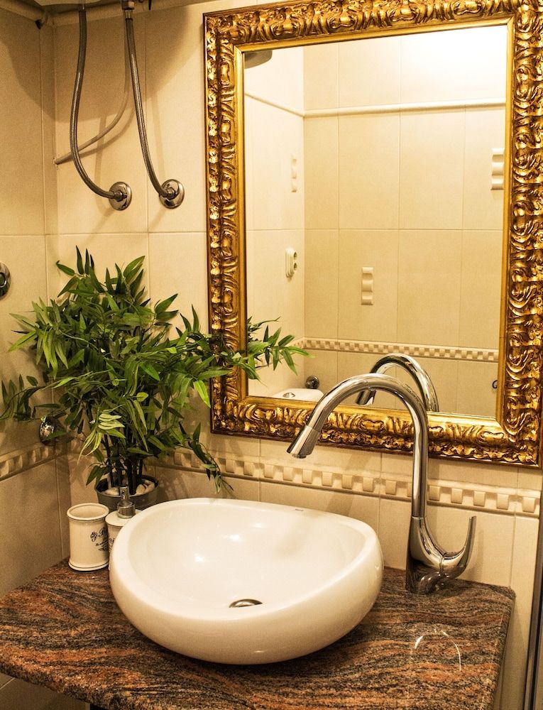 Split Theatre Apartments Superior Apartment, 1 Bedroom 12