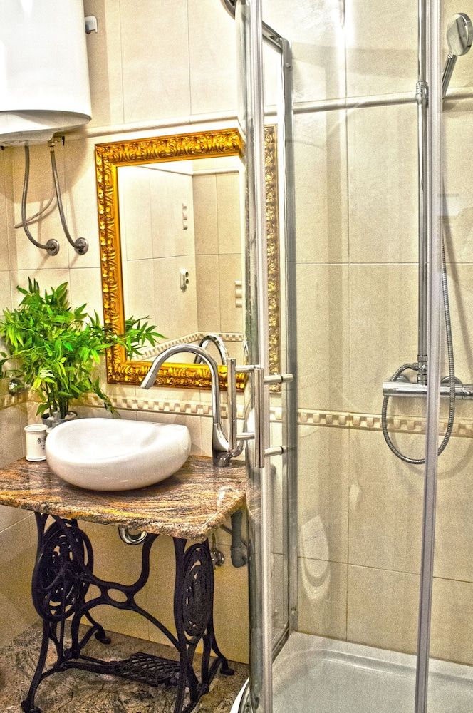 Split Theatre Apartments Superior Apartment, 1 Bedroom 11