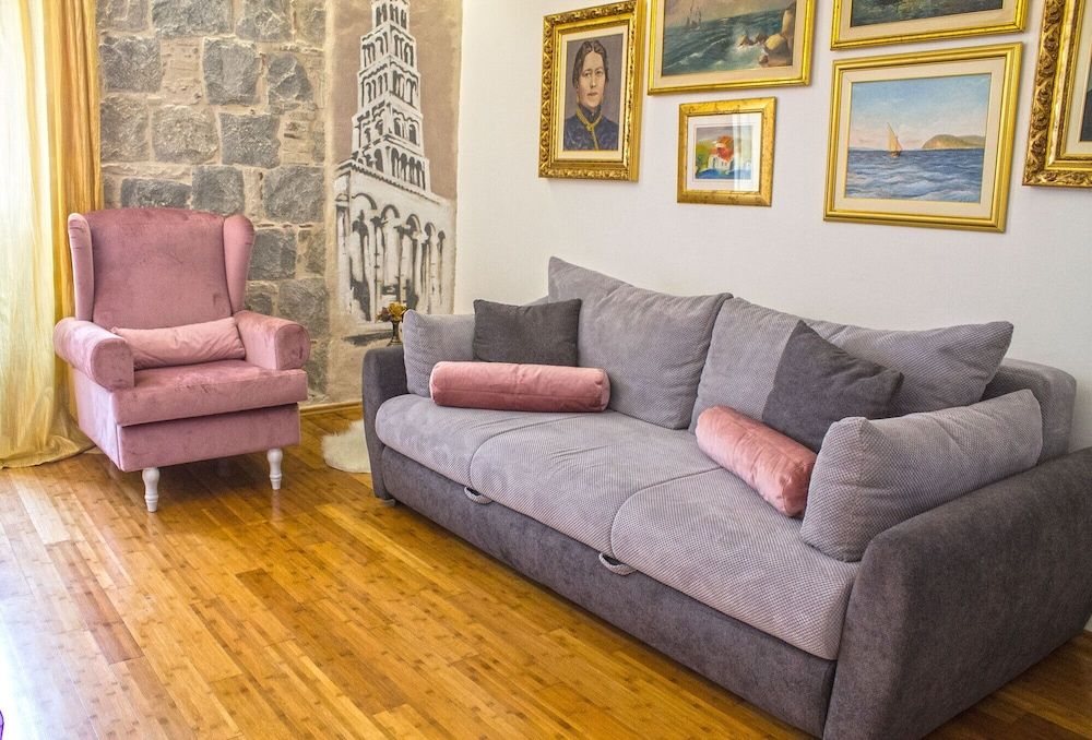 Split Theatre Apartments Superior Apartment, 1 Bedroom 10