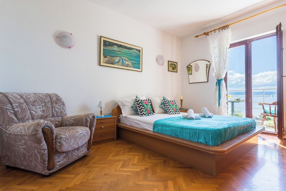 Apartment Sunrise Apartment (3 Bedroom Apt with Sea View Terrace) 13