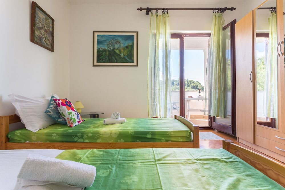 Apartment Sunrise Apartment (3 Bedroom Apt with Sea View Terrace) 6