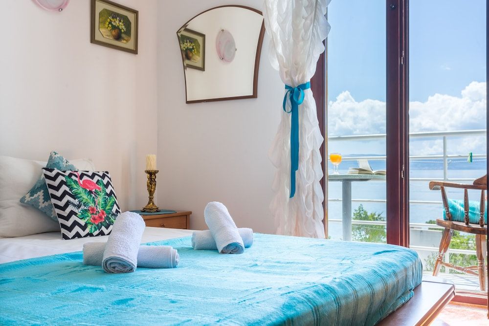 Apartment Sunrise Apartment (3 Bedroom Apt with Sea View Terrace) 4