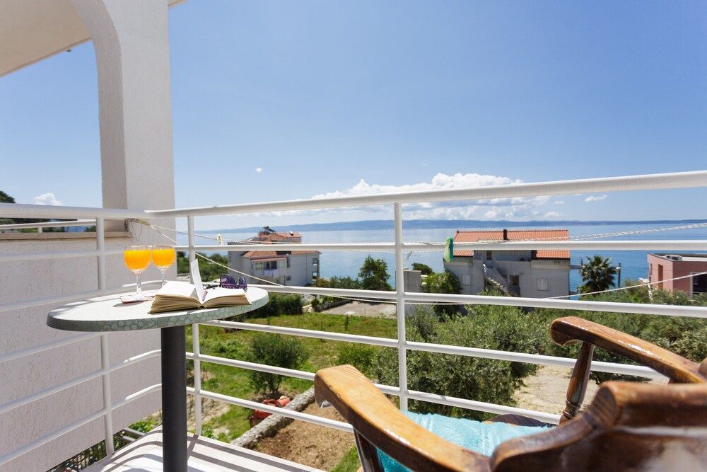 Apartment Sunrise Apartment (3 Bedroom Apt with Sea View Terrace) 24