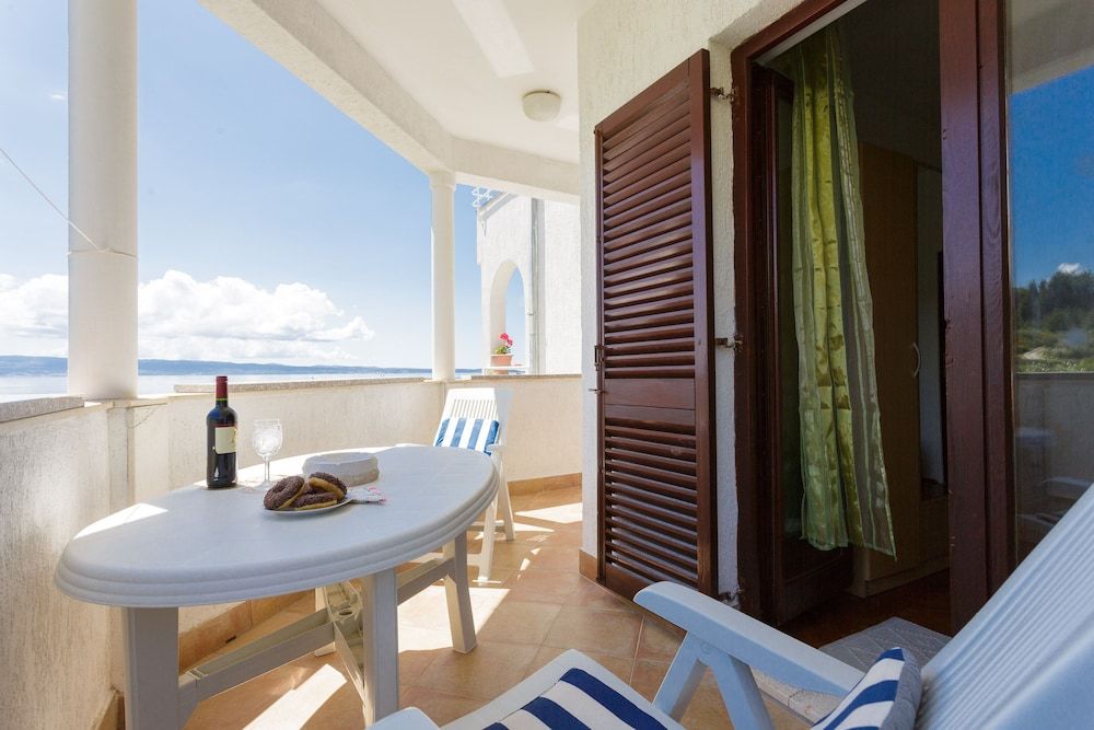 Apartment Sunrise Apartment (3 Bedroom Apt with Sea View Terrace) 16